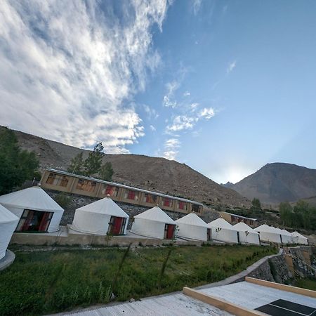 Apex Hotels And Resorts Hussaini Karimabad  외부 사진