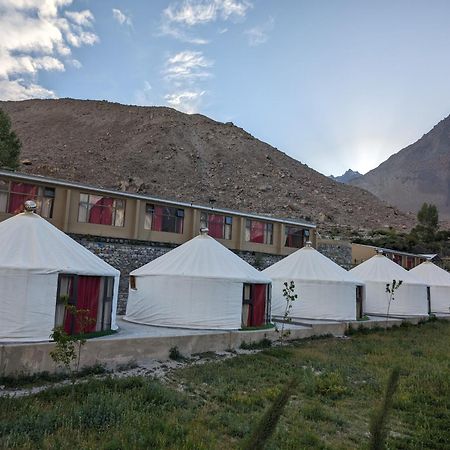 Apex Hotels And Resorts Hussaini Karimabad  외부 사진