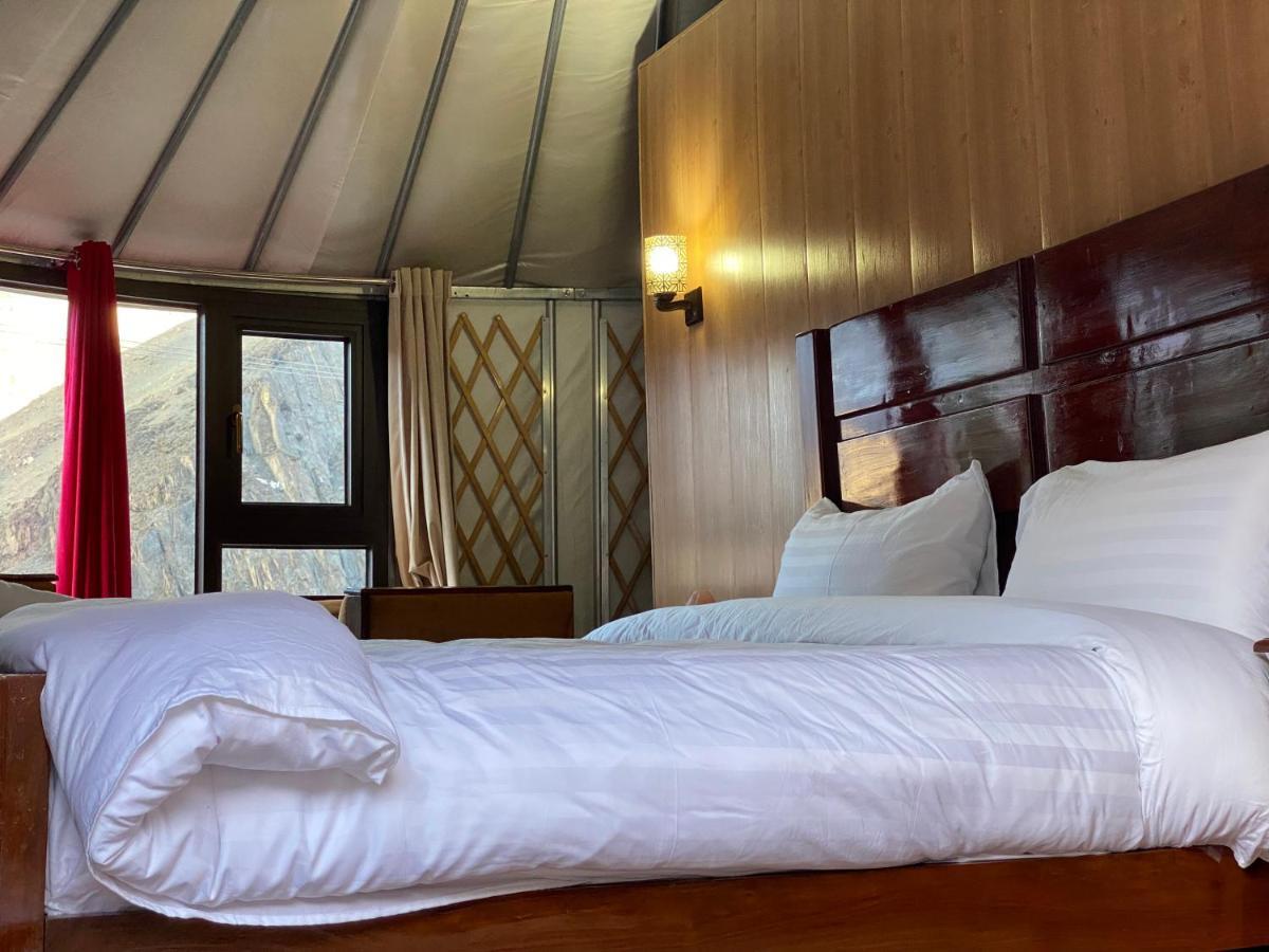 Apex Hotels And Resorts Hussaini Karimabad  외부 사진