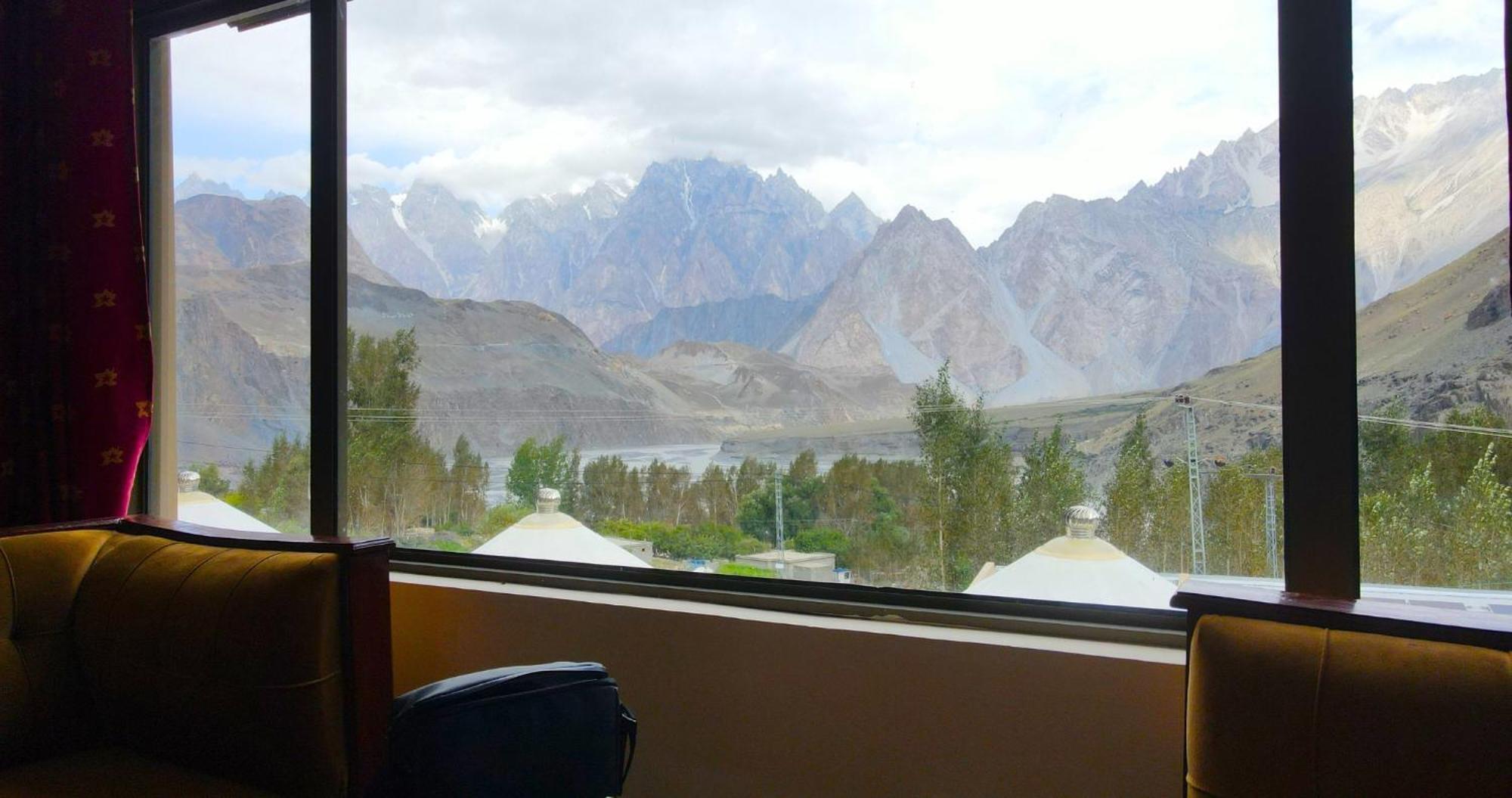 Apex Hotels And Resorts Hussaini Karimabad  외부 사진