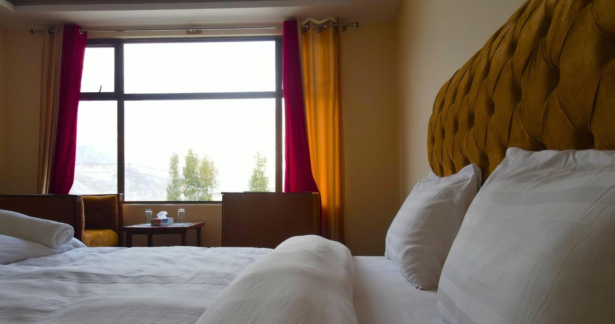 Apex Hotels And Resorts Hussaini Karimabad  외부 사진